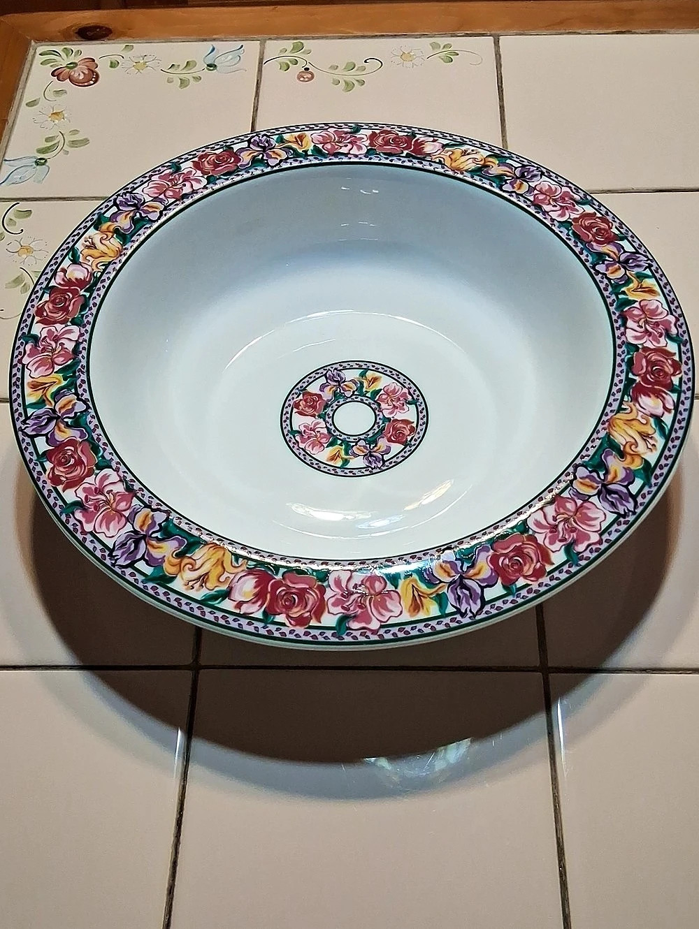 Vintage Elizabeth Arden Large Deep Round Serving Bowl. Floral Multicolor.